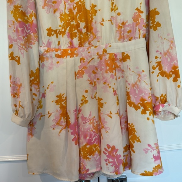 Anthropologie Paper Crown Muri Cream Floral Long Sleeve Romper Size Small - Picture 5 of 15